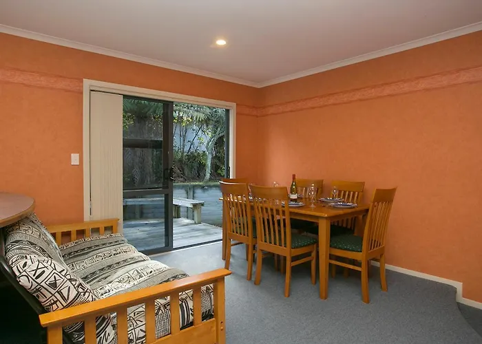 Laid Back On Lakewood - Taupo Holiday Home